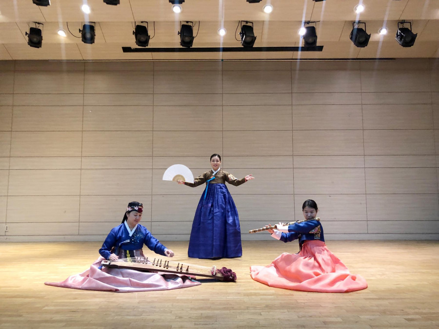 A Dél-koreai Ewha Womens University és a Zeneakadémia diákjainak közös hagyományos hangszeres mini koncertje