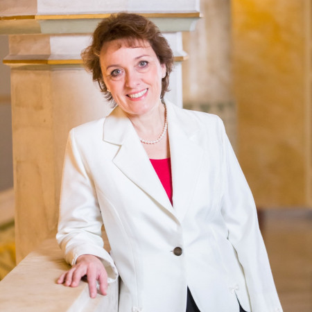 Dr. Solymosi Tari Emőke