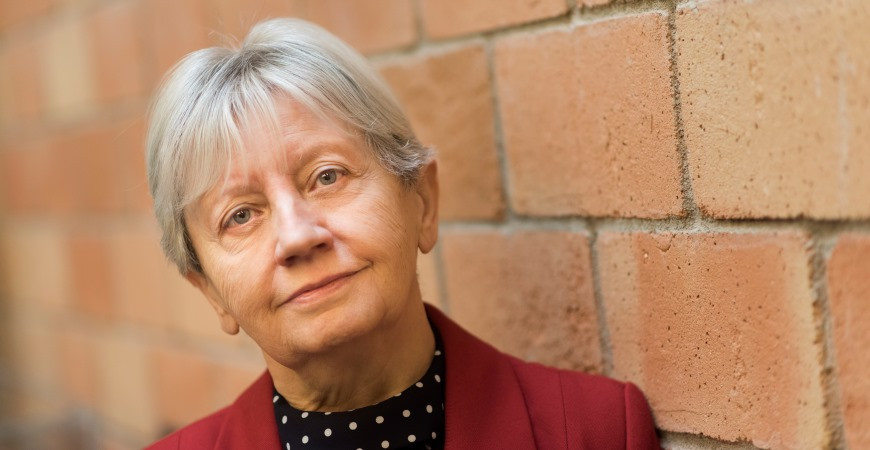 Magas állami kitüntetést kapott Komlós Katalin