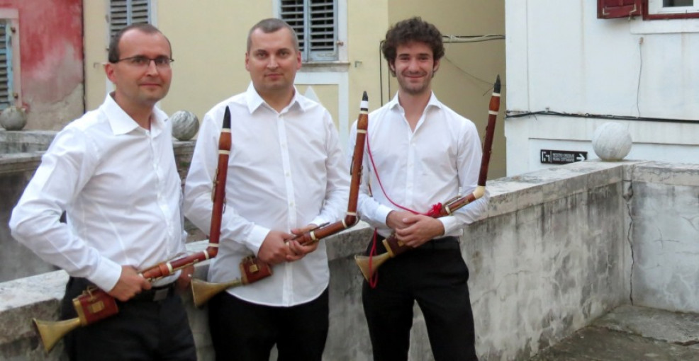 A Lotz Trio hangszertörténeti előadása